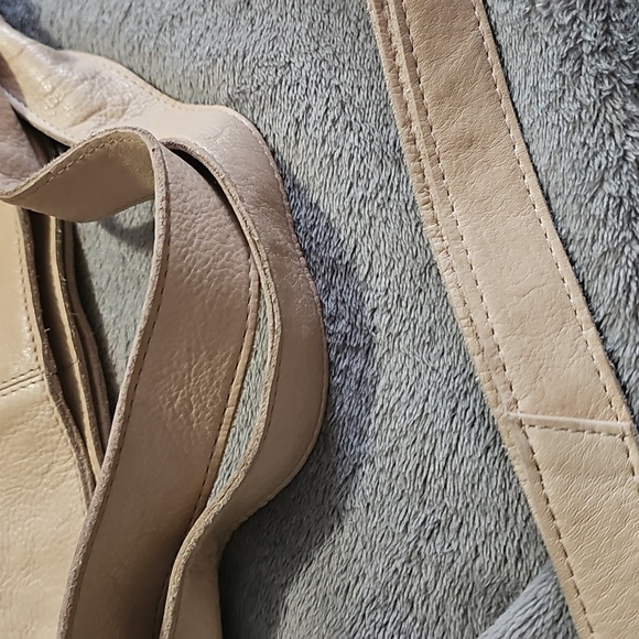 Latico Leathers Colin In Honey - Picture 9 of 9